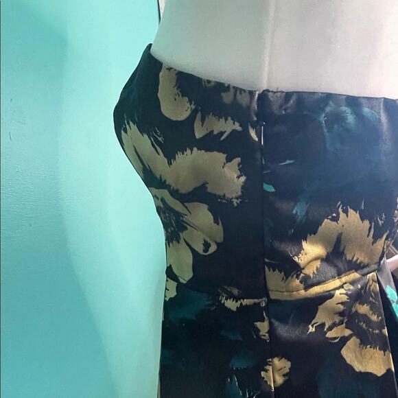 Guess strapless black formal dress in size 7 - Picture 4 of 5